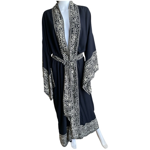 Indonesian Floral Print Robe One Size - Picture 4 of 11